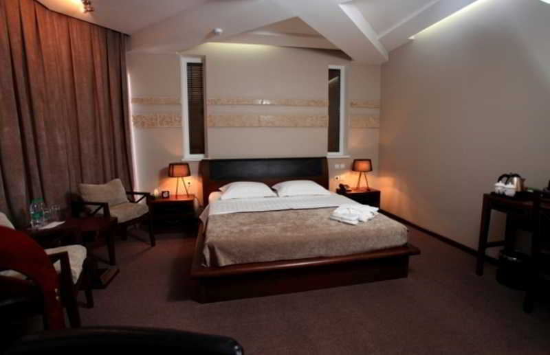 Grand M Hotel Navoi Luaran gambar