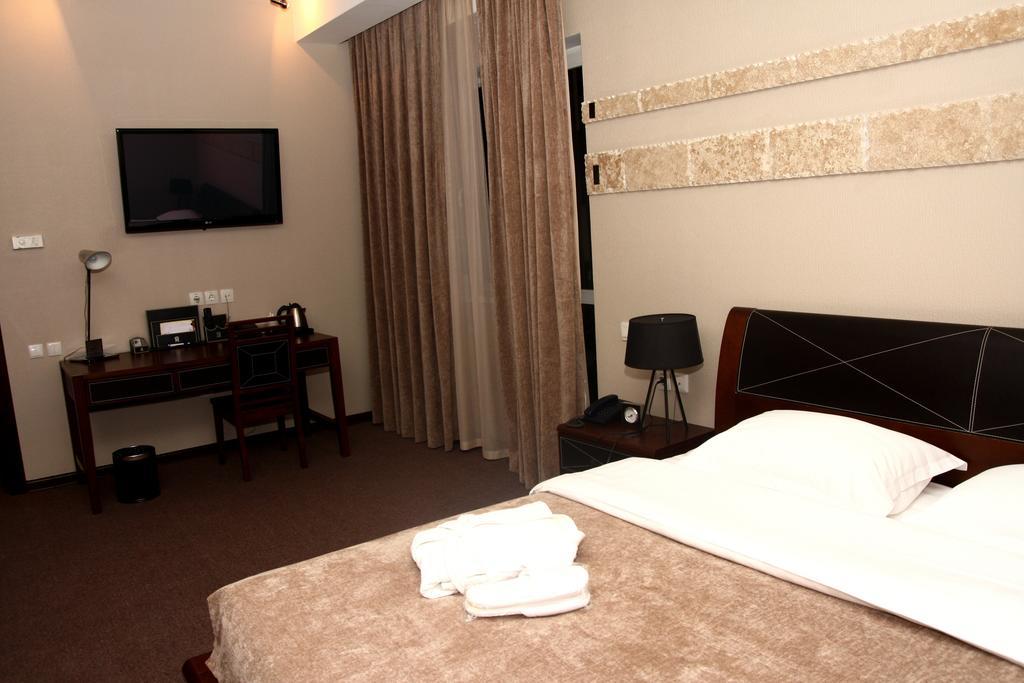 Grand M Hotel Navoi Bilik gambar
