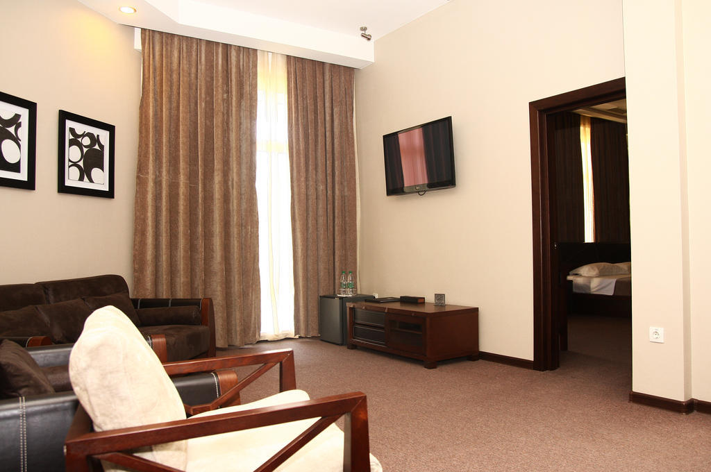 Grand M Hotel Navoi Bilik gambar
