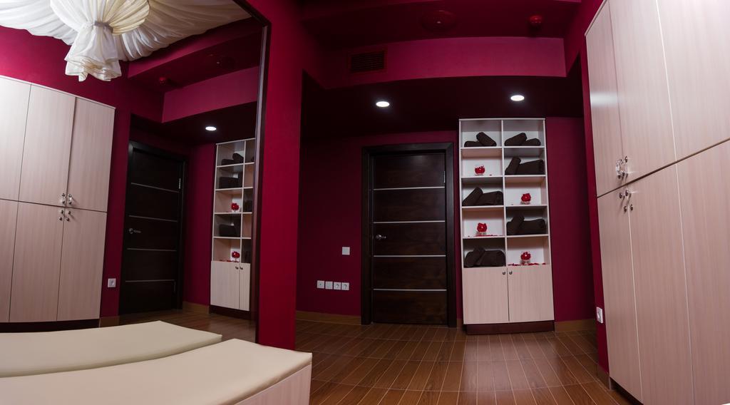 Grand M Hotel Navoi Luaran gambar