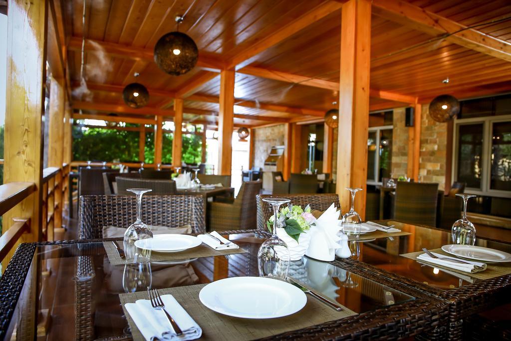 Grand M Hotel Navoi Luaran gambar